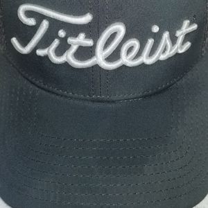Titleist Pro V1 fitted hat